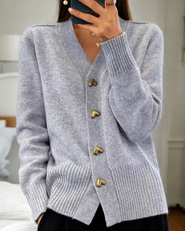 Adele | Eleganter Cardigan mit Herzknöpfen